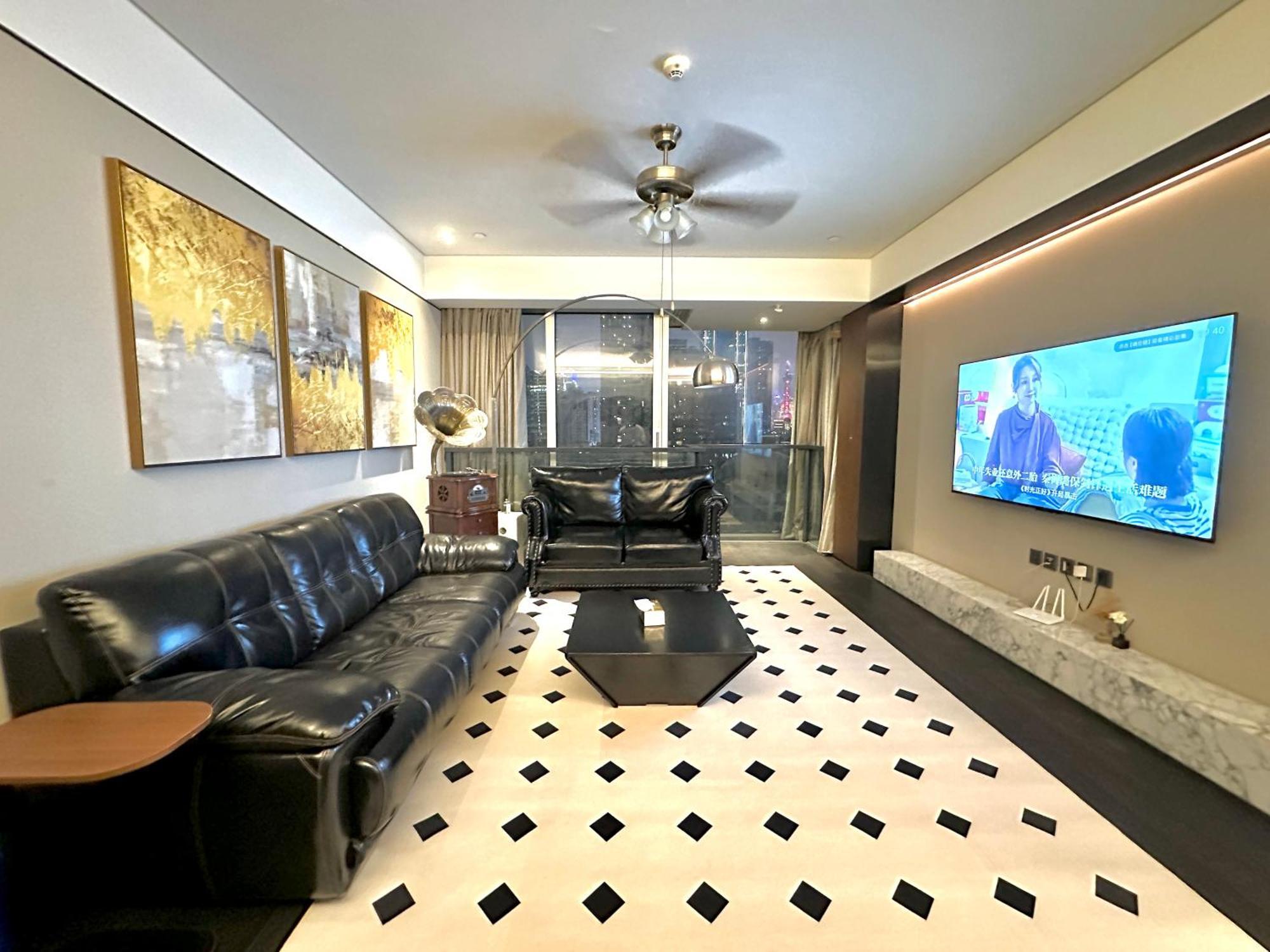 Zhome-luxury Three-bedroom Suite-near The Bund *