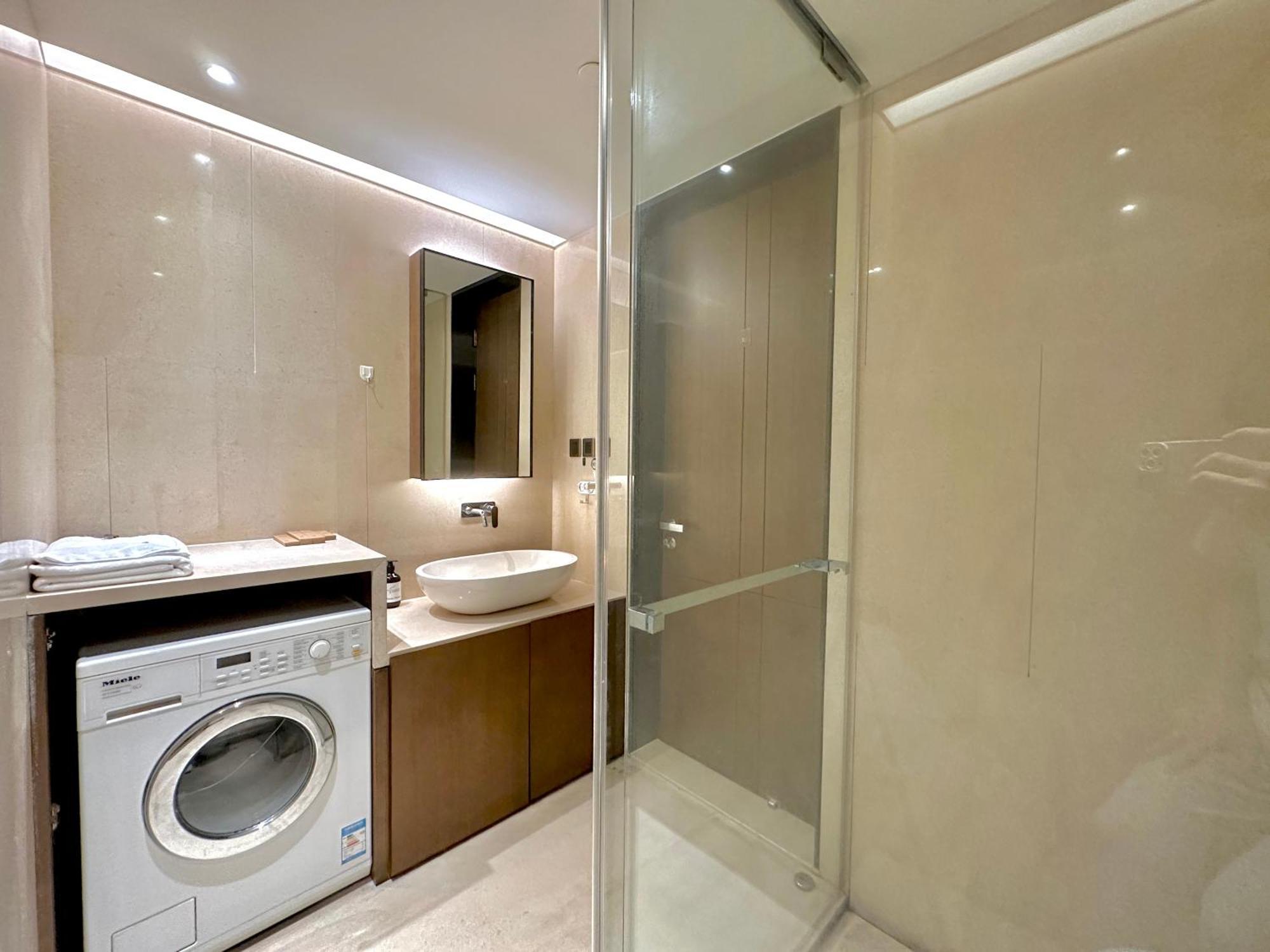 Zhome-luxury Three-bedroom Suite-near The Bund Shanghai