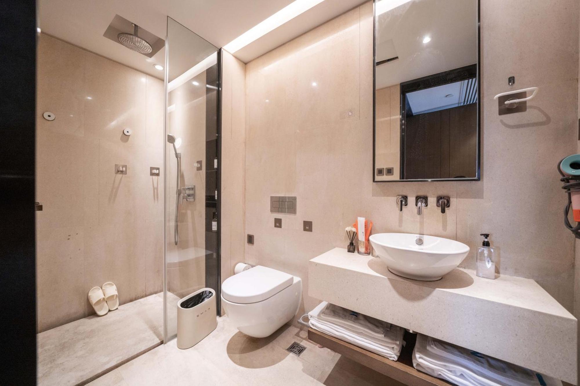 Apartemen Zhome-luxury Three-bedroom Suite-near The Bund *