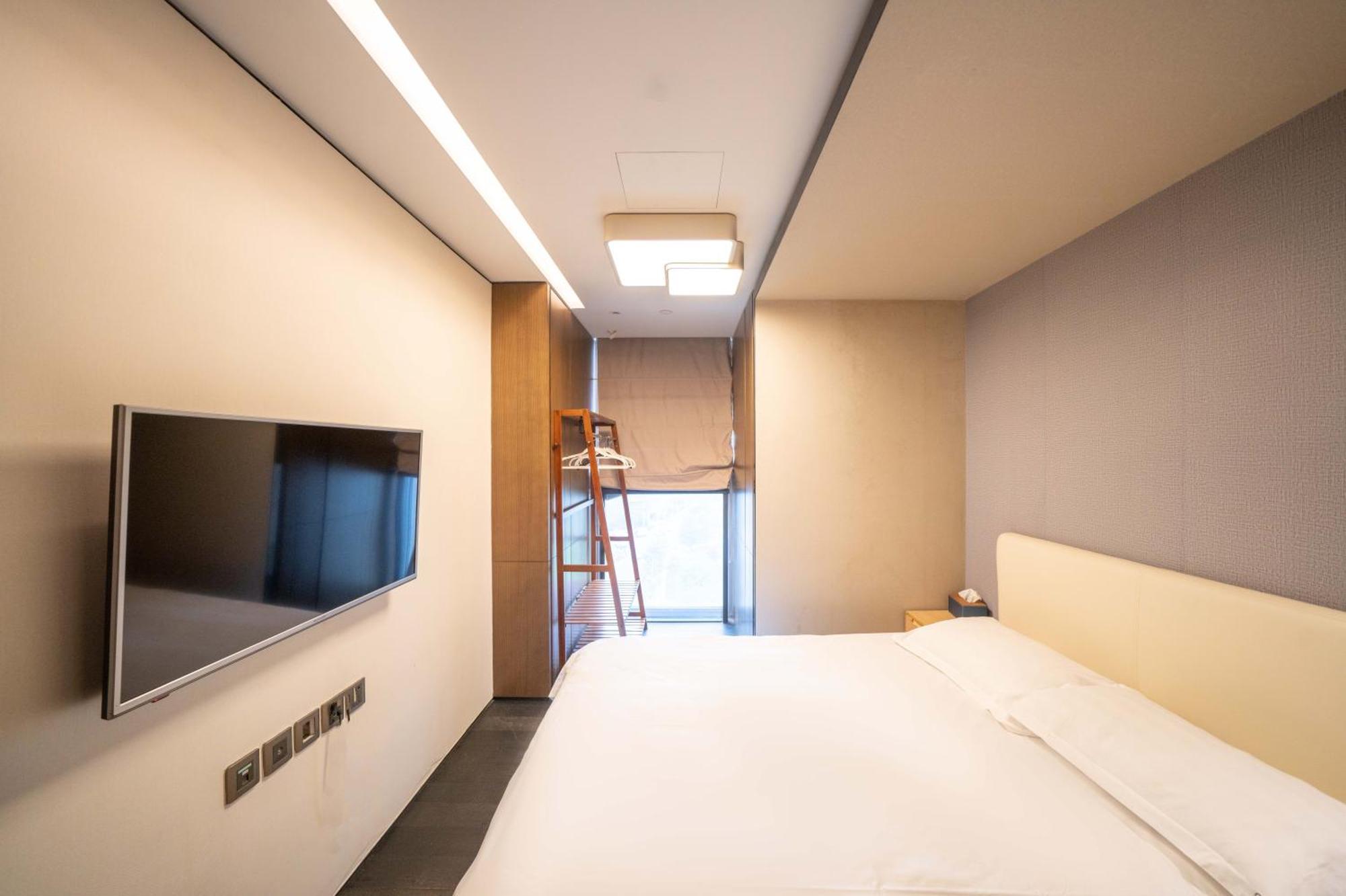Zhome-luxury Three-bedroom Suite-near The Bund Apartemen