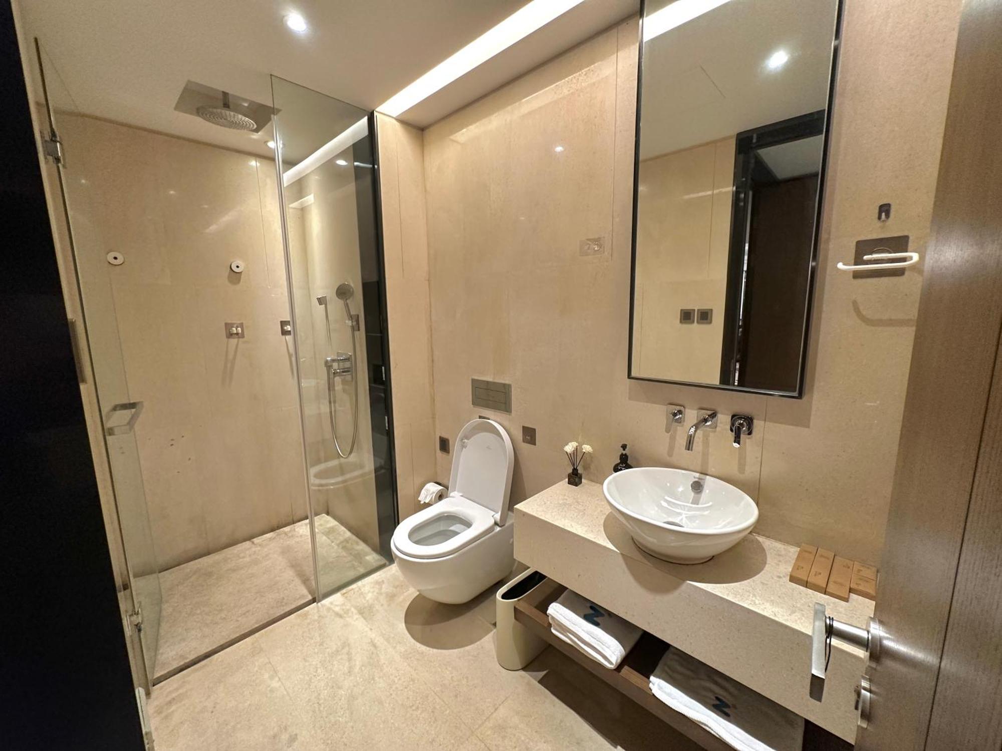 Zhome-luxury Three-bedroom Suite-near The Bund *